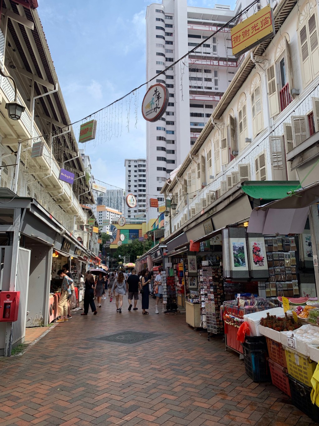 From the busy street of Singapore to island life on Malapascua, Philippines. We are Island&nbsp;Girls.